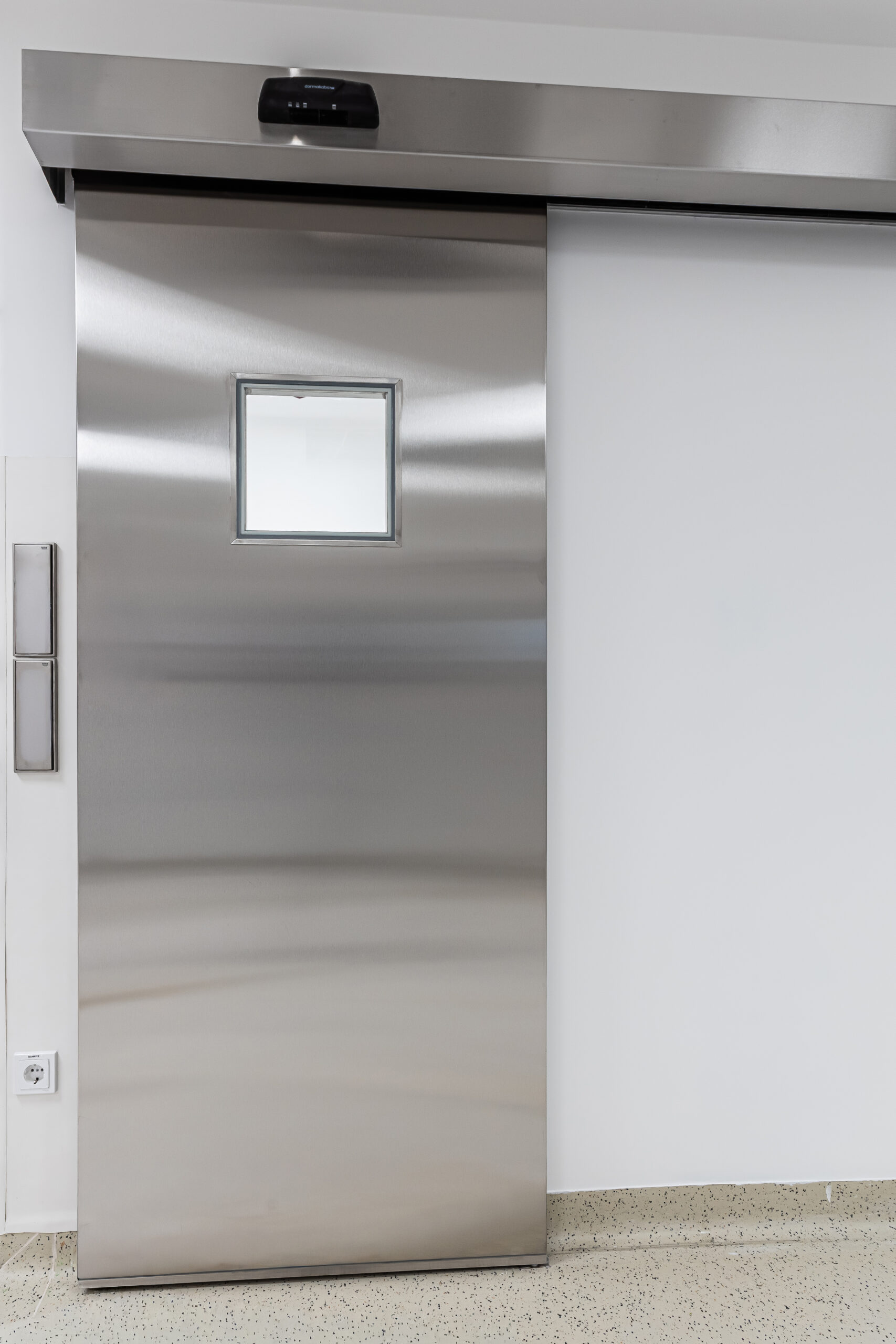 Kétszárnyú ipari tolóajtó